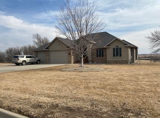 1050 Lawnridge Ave SE, Huron, SD 57350