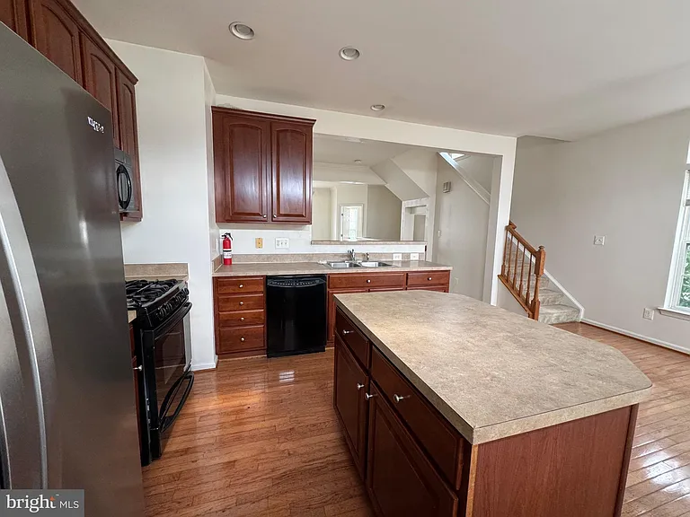 16410 Steerage Cir — Photo 9