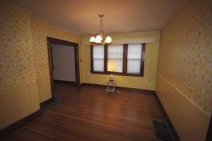 5th image of 184 Clinton Heights Ave