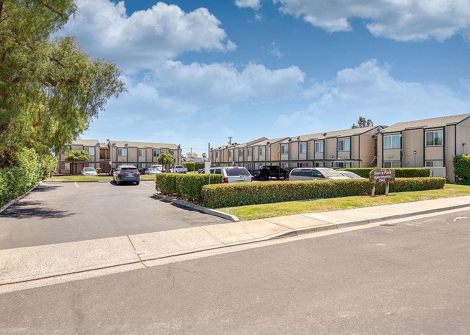 1st image of 2942 Sierra St