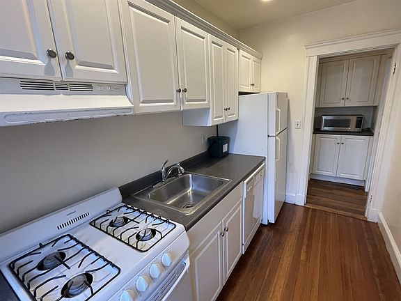 2nd image of 11 Ellery St APT 12