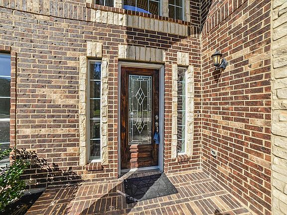 3rd image of 26210 Southern Glen Ln