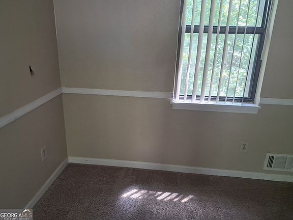 4th image of 5882 Williams Rd