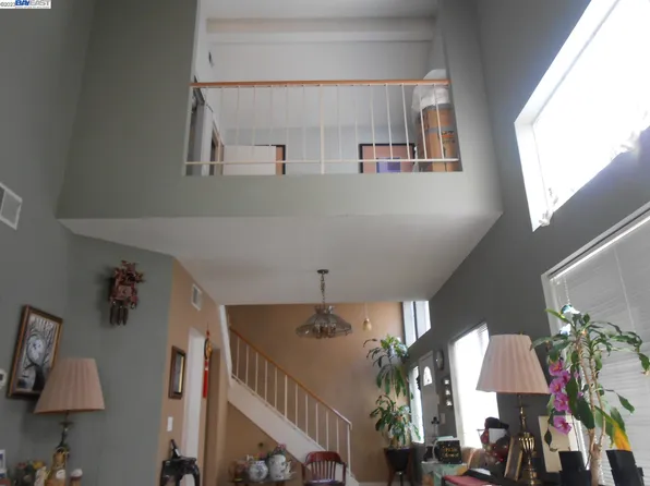 1991 Barton Way, Hayward, CA 94545