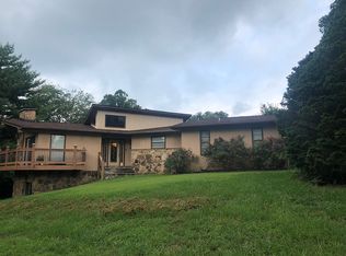 309 Orchard Knob Dr, Clinton, TN 37716