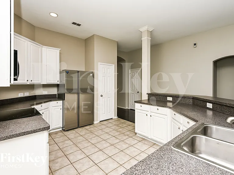 10408 Bradshaw Dr — Photo 6