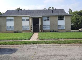 2011 Heritage Dr APT 12, Washington Court House, OH 43160