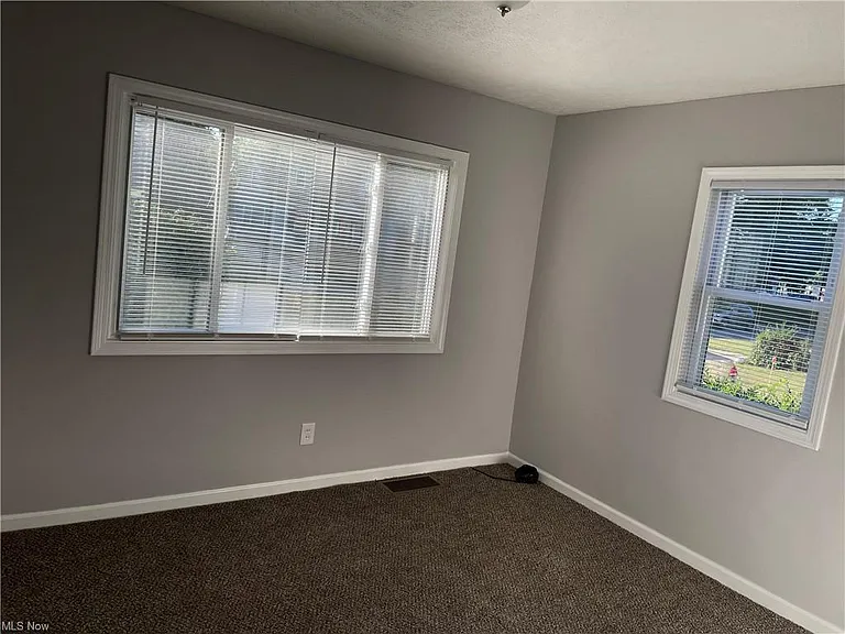 876 Frederick Blvd — Photo 8