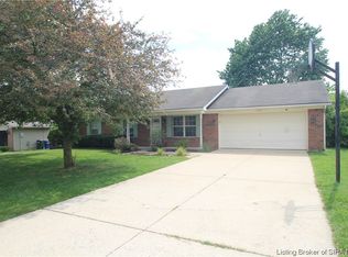 1004 Pebble Creek Dr, Jeffersonville, IN 47130