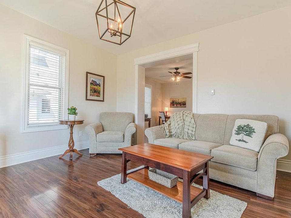 312 3rd Ave New Glarus, WI, 53574 Apartments for Rent Zillow