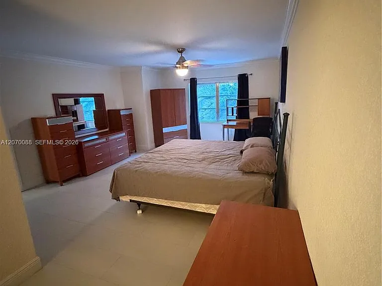 2640 NE 135th St #202 — Photo 15