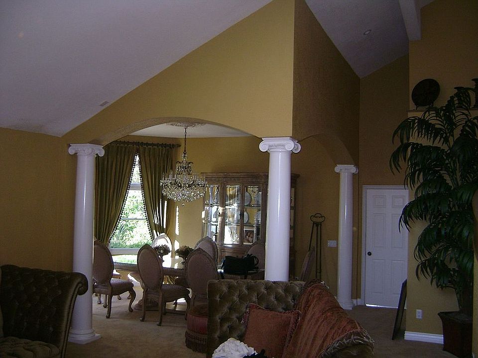 Formal dining room