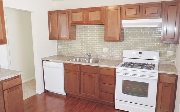 4th image of 247 Lincoln Dr