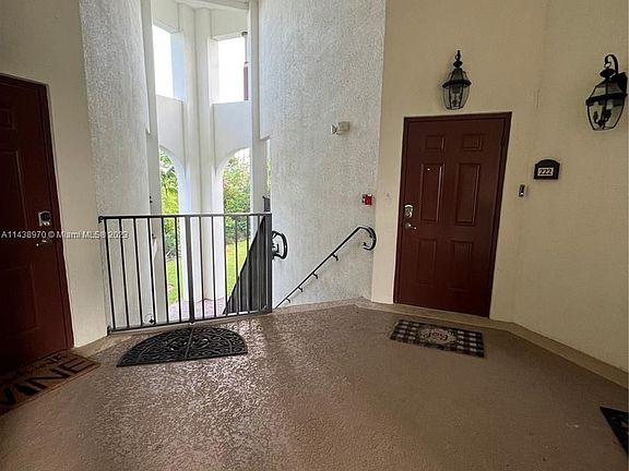3rd image of 10620 NW 88th St APT 219