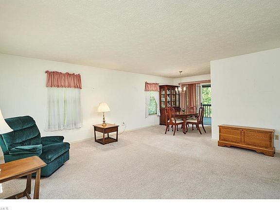 4th image of 3333 Brookside Ln
