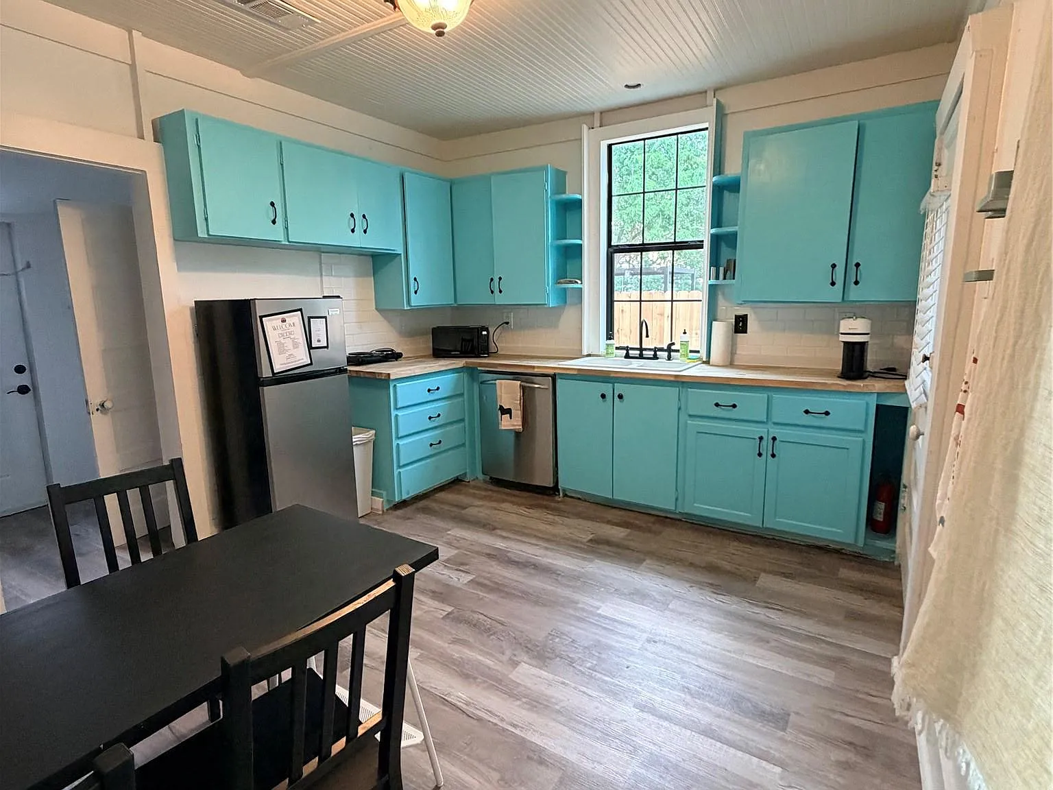 2 bed, 2.0 bath, 1072 sqft, $1,970 — Photo 4