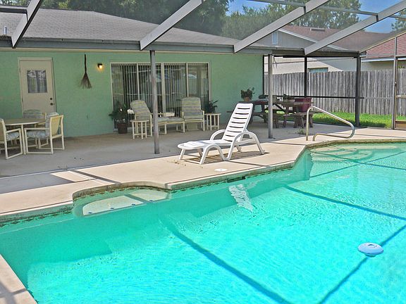 4th image of 8577 Shady Glen Dr