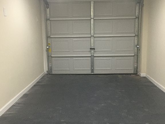 3rd image of 276 Pennyfield Ave