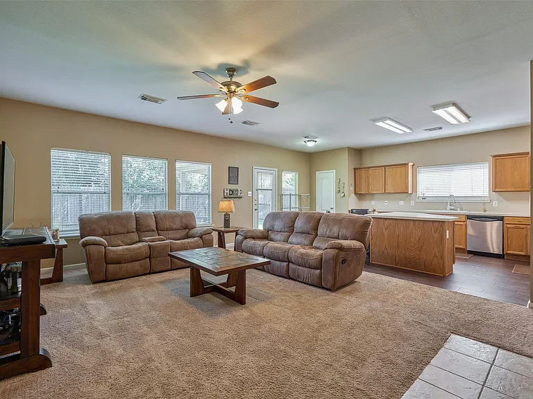 6214 Channelbrook Ln — Photo 9