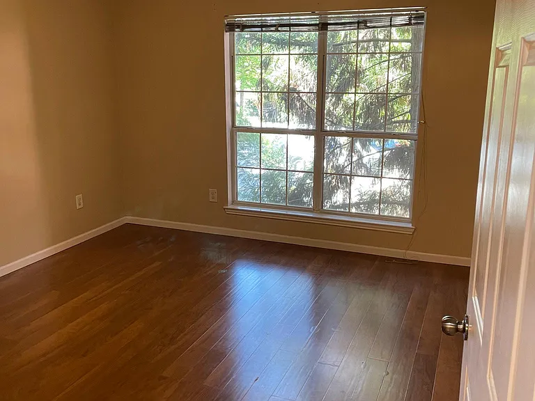 5641 Roswell Rd — Photo 9