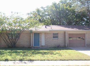 718 W 5th St, Idalou, TX 79329