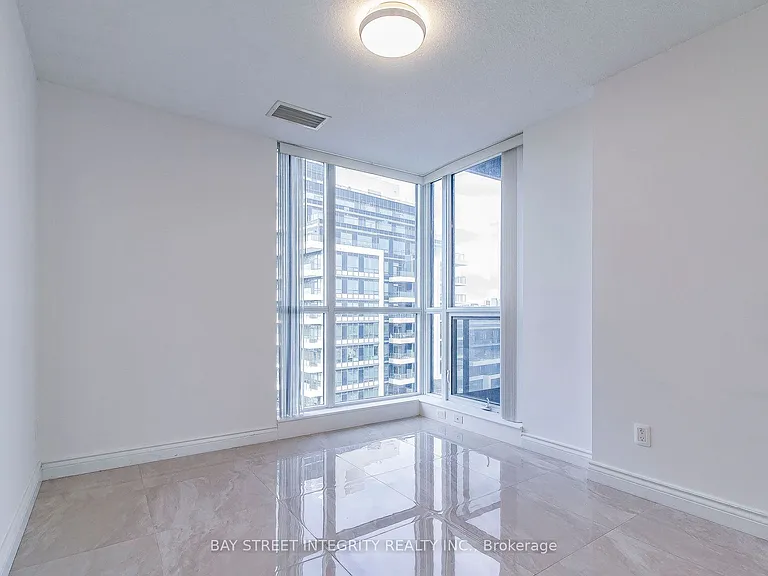2885 Bayview Ave #813 — Photo 7