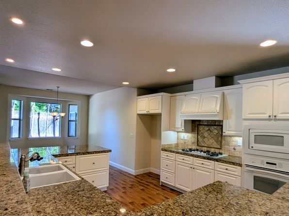 1043 Diamante Robles Ct