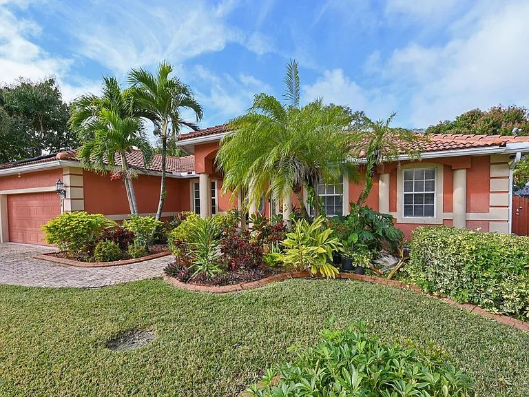 3044 SW Savona Blvd — Photo 9
