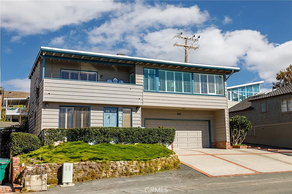 Building Photo - 960 Cliff Dr