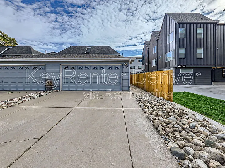2256 S Dexter St — Photo 1