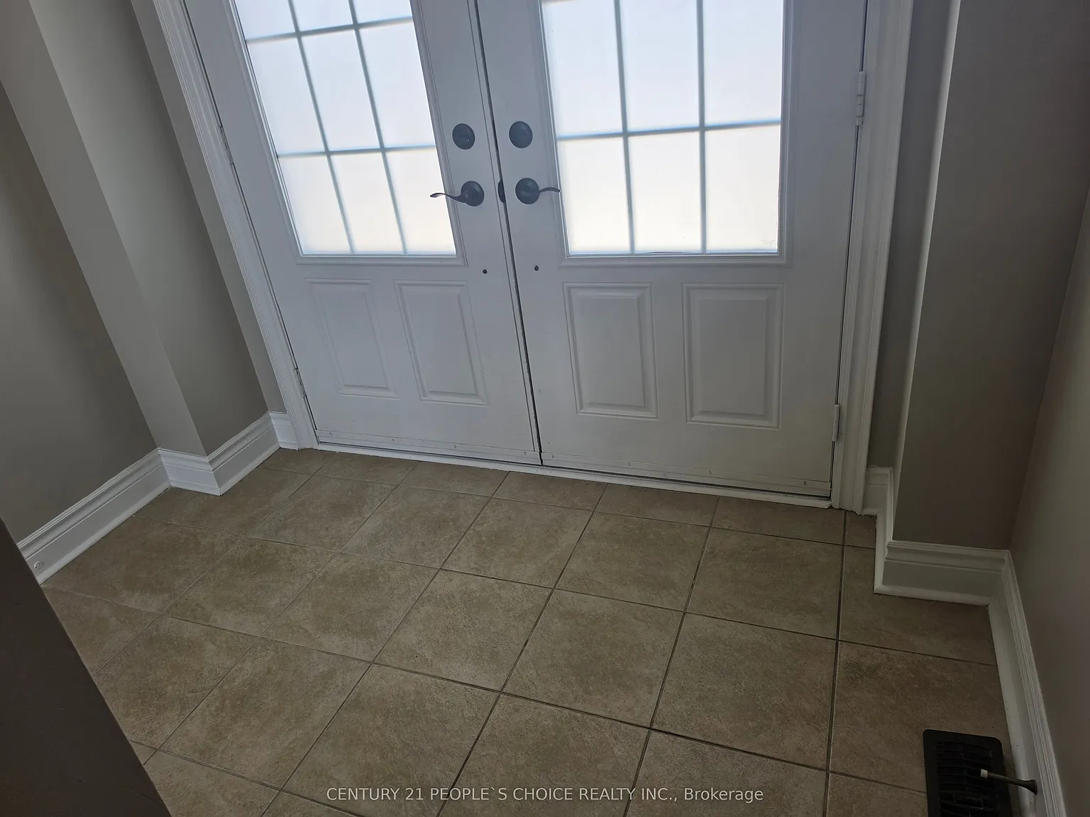 4 bed, $4,000 — Photo 4