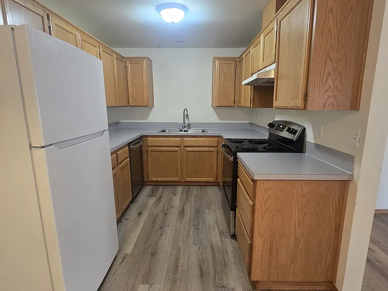 1859 Skyline Ct S #1859 — Photo 7