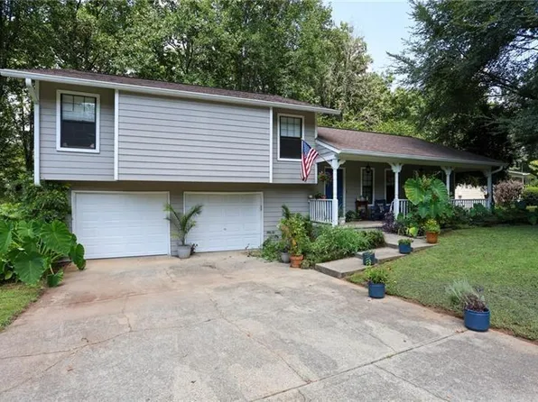 419 Creekside Ln, Woodstock, GA 30188