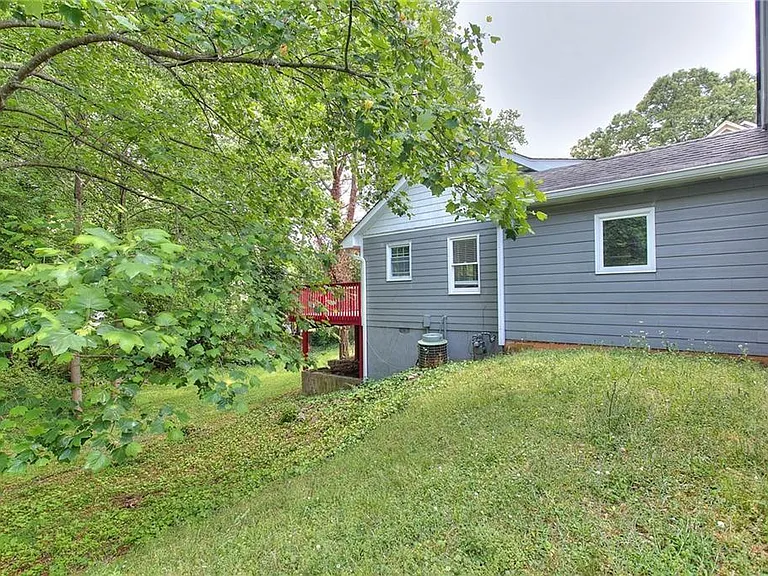 2067 Brockett Rd — Photo 22