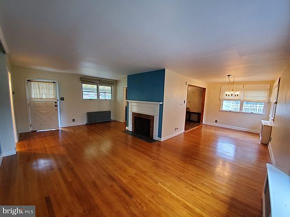5th image of 54 Cranbury Rd