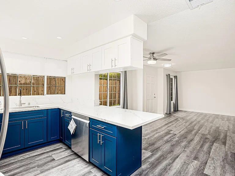 1568 Oliver Ave #C — Photo 9