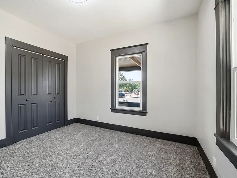 330 Jefferson St — Photo 19