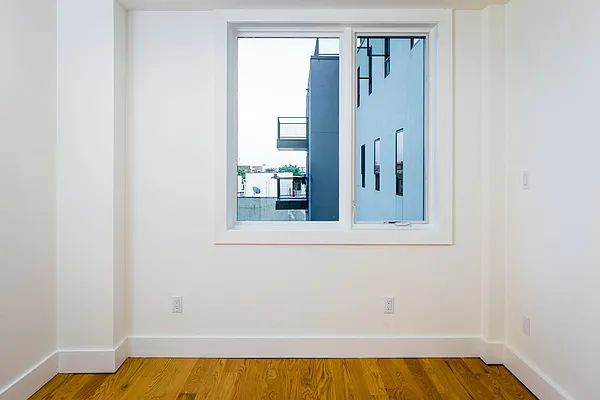 Rented by Nooklyn NYC LLC | media 82