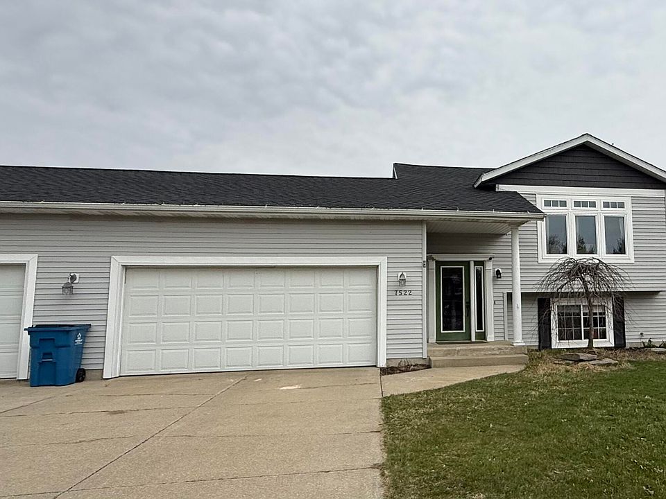 1st image of 7522 Bostwick Lake View Dr NE