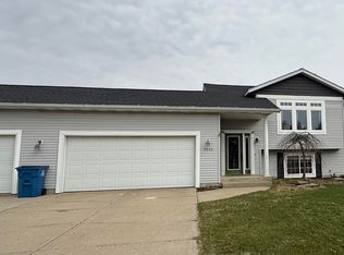 7522 Bostwick Lake View Dr NE, Rockford, MI 49341