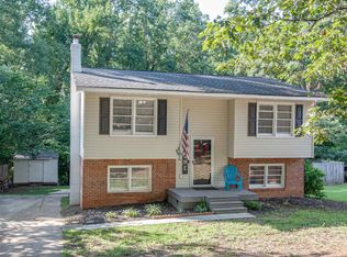 1407 E Yellow Wood Dr, Simpsonville, SC 29680