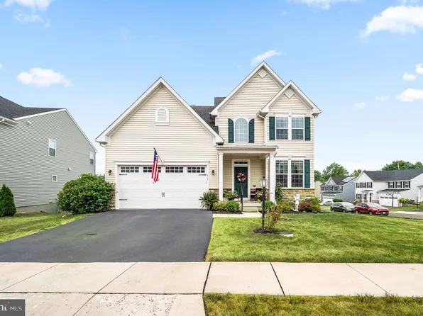 411 Evergreen Dr, Gilbertsville, PA 19525
