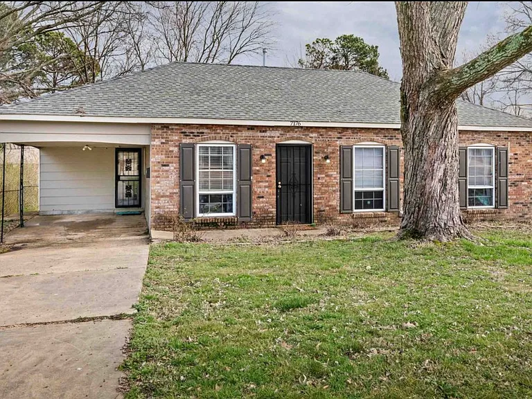 7176 Pam Dr — Photo 1