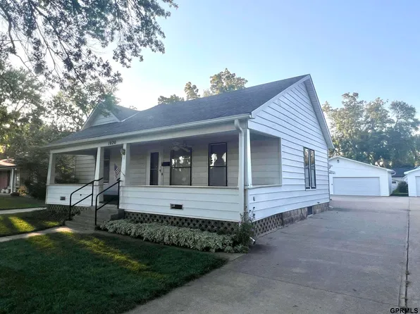 1020 H St, Geneva, NE 68361