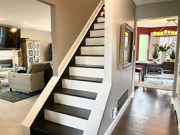 3rd image of 1417 Lincoln Ct