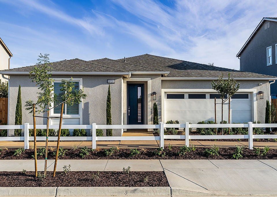 Madison at Oak Place Juniper Model Exterior