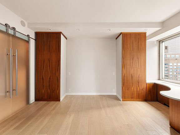 4th image of 301 W 57th St APT 39E