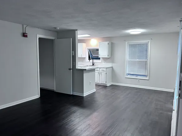 681 Charles St APT 3, Providence, RI 02904