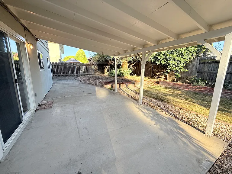 6881 Kettering Cir — Photo 34