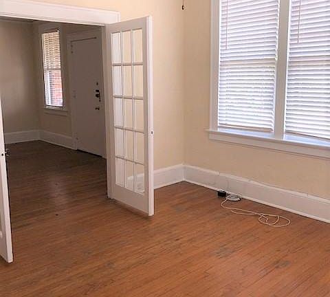 5th image of 2843 Saint Johns Ave
